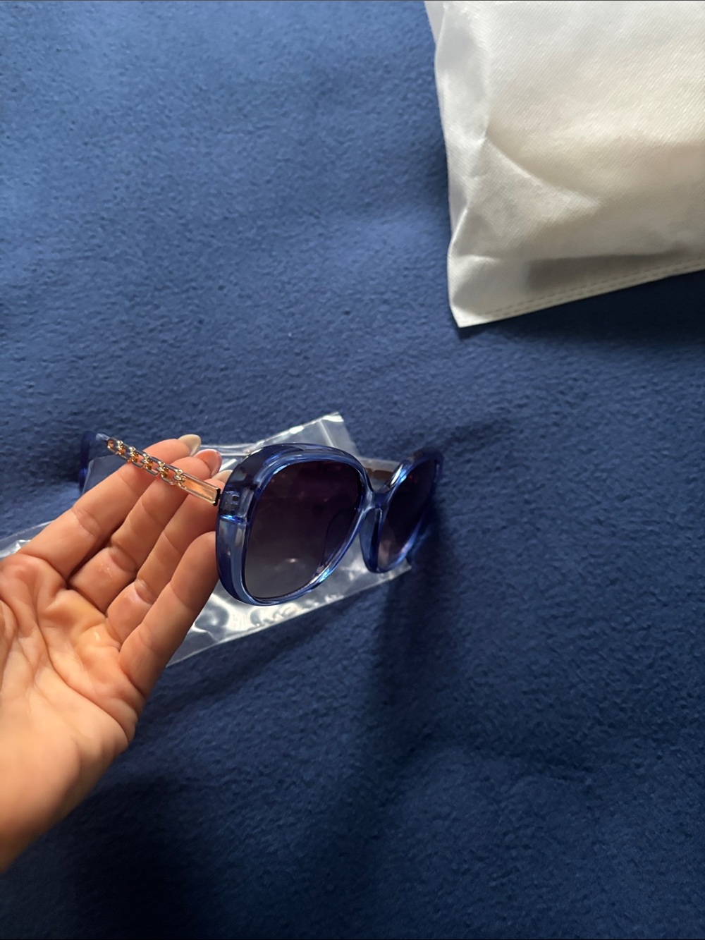 Blue Oversized Women’s Sunglasses with Chain Accent